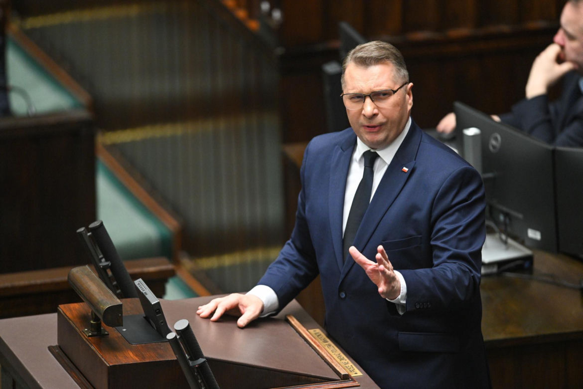 Sikroski bez hamulców do Macierewicza: Antek świrze!