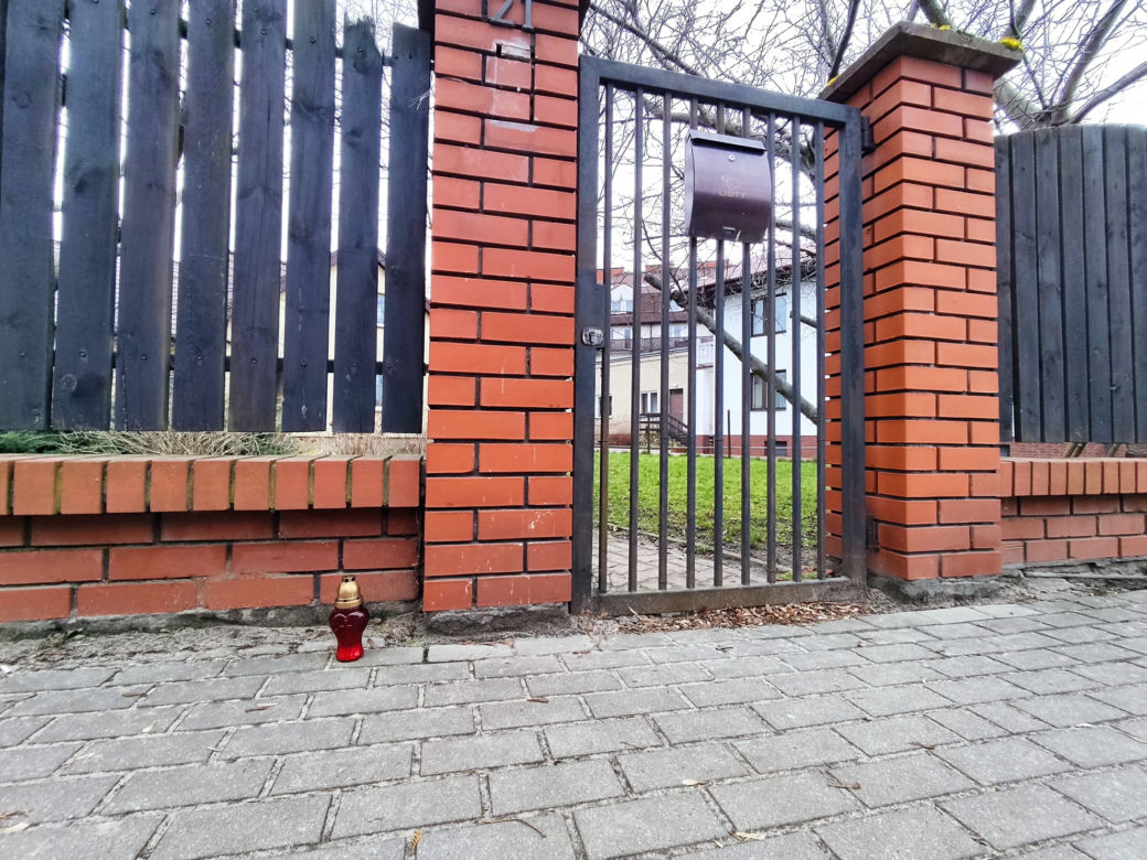 Krwawa jatka na Białołęce. Morderstwo tasakiem i próba samobójcza. Brat zatłukł siostrę i jej syna?