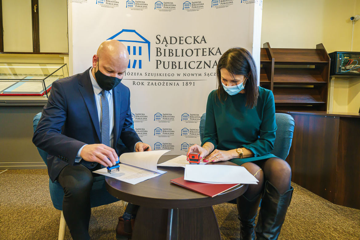 Prezenty dla Sądeckiej Biblioteki Publicznej