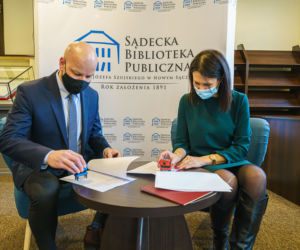 Prezenty dla Sądeckiej Biblioteki Publicznej