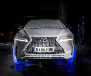 Lexus NX 300h na kołach wyciosanych z lodu