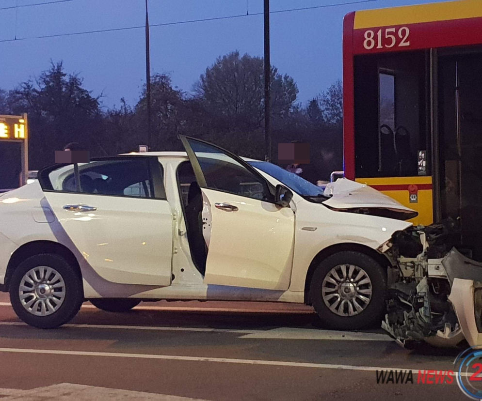 Wbił się w autobus