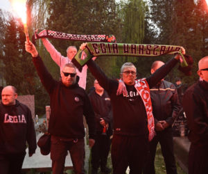 Pogrzeb Jacka Magiery: kibice odpalili race