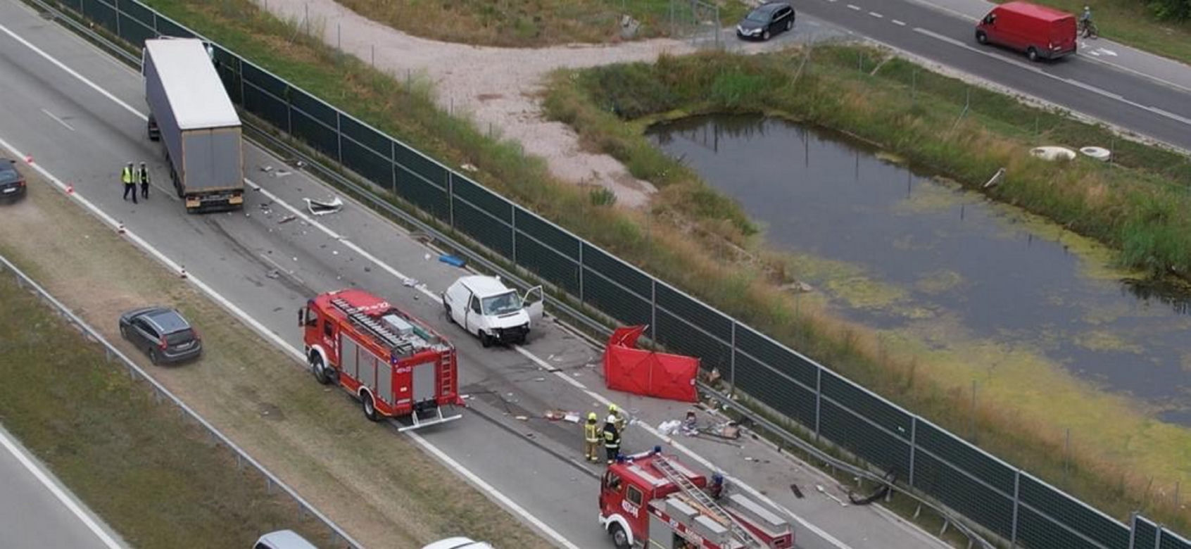 Dramat na S7 pod Grójcem. Nie żyje 49-letni kierowca busa
