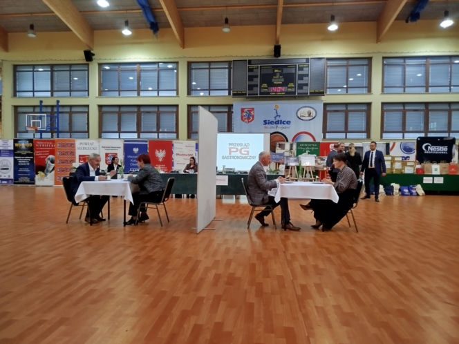 Już po raz ósmy w Siedlcach rywalizowali młodzi kelnerzy z całej Polski