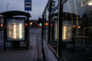 Stoisz na przystanku i zastanawiasz się, czy twój autobus już pojechał? Dzięki tej rzeszowskiej aplikacji możesz to sprawdzić
