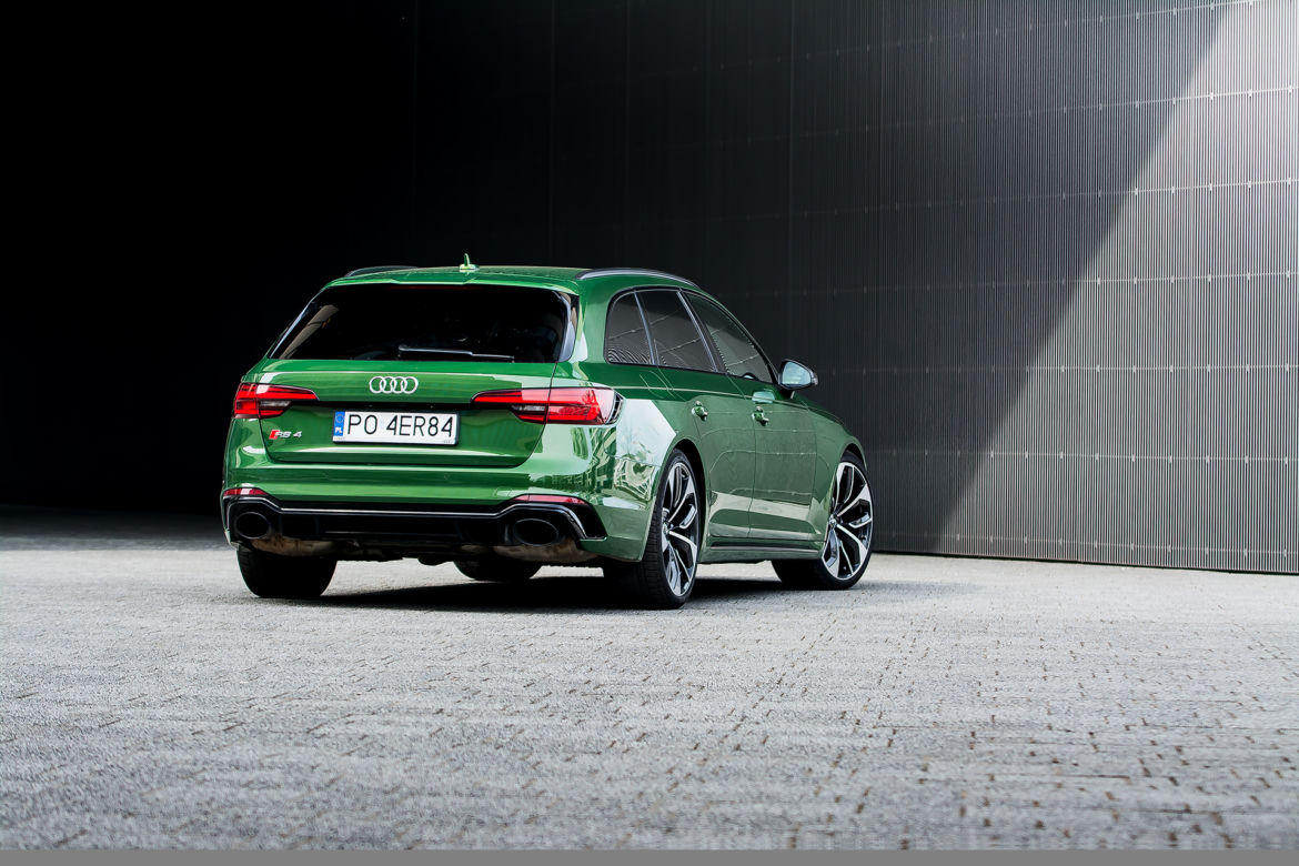 Audi RS4 Avant B9 2.9 TFSI V6 450 KM Tiptronic quattro