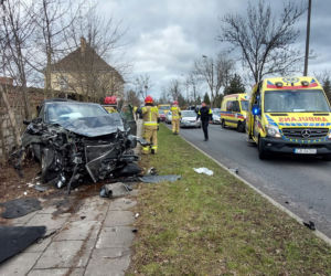 Poważny wypadek na Inwalidów w Bydgoszczy. Cztery osoby ranne