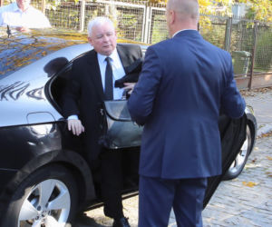 Zoperują prezesowi kolano bez kolejki
