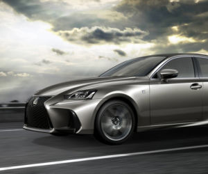 Lexus IS 200t lifting 2017