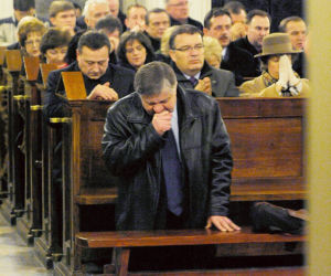 PiS nudzi się w kościele