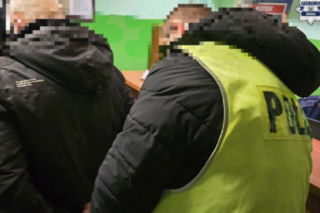 Córka uratowała matkę przed partnerem. Sama oberwała