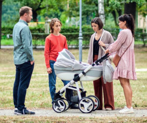 Pierwsza miłość odc. 4098. Kinga (Aleksandra Zienkiewicz), Maciek (Yan Polovnikov), Lilka (Sylwia Sokołowska), Janek (Maciej Mikołajczyk)