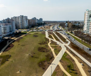 Park nad Południową Obwodnicą Warszawy w marcu 2026 r.
