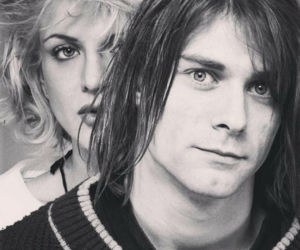 Co przynosi największe zyski w tym biznesie? Martwe gwiazdy rocka. Courtney Love nie przypuszczała, że sama będzie musiała to udowodnić