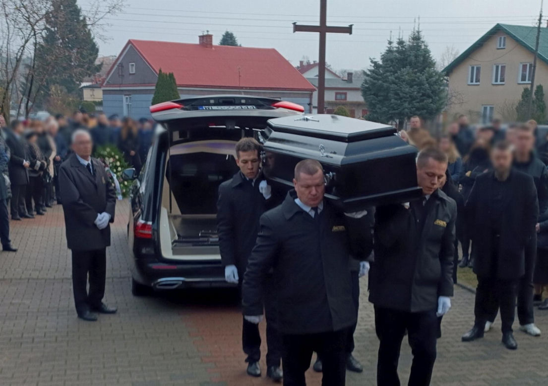 Wdowa po zastrzelonym policjancie wciąż czeka na pieniądze od państwa