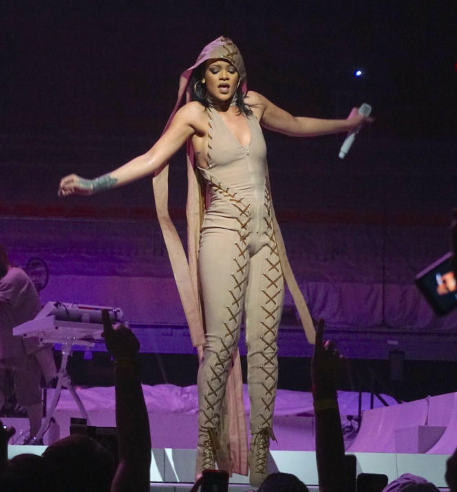 Rihanna w 2016 roku