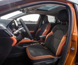 Peugeot 2008 GT Line vs Renault Captur Intens