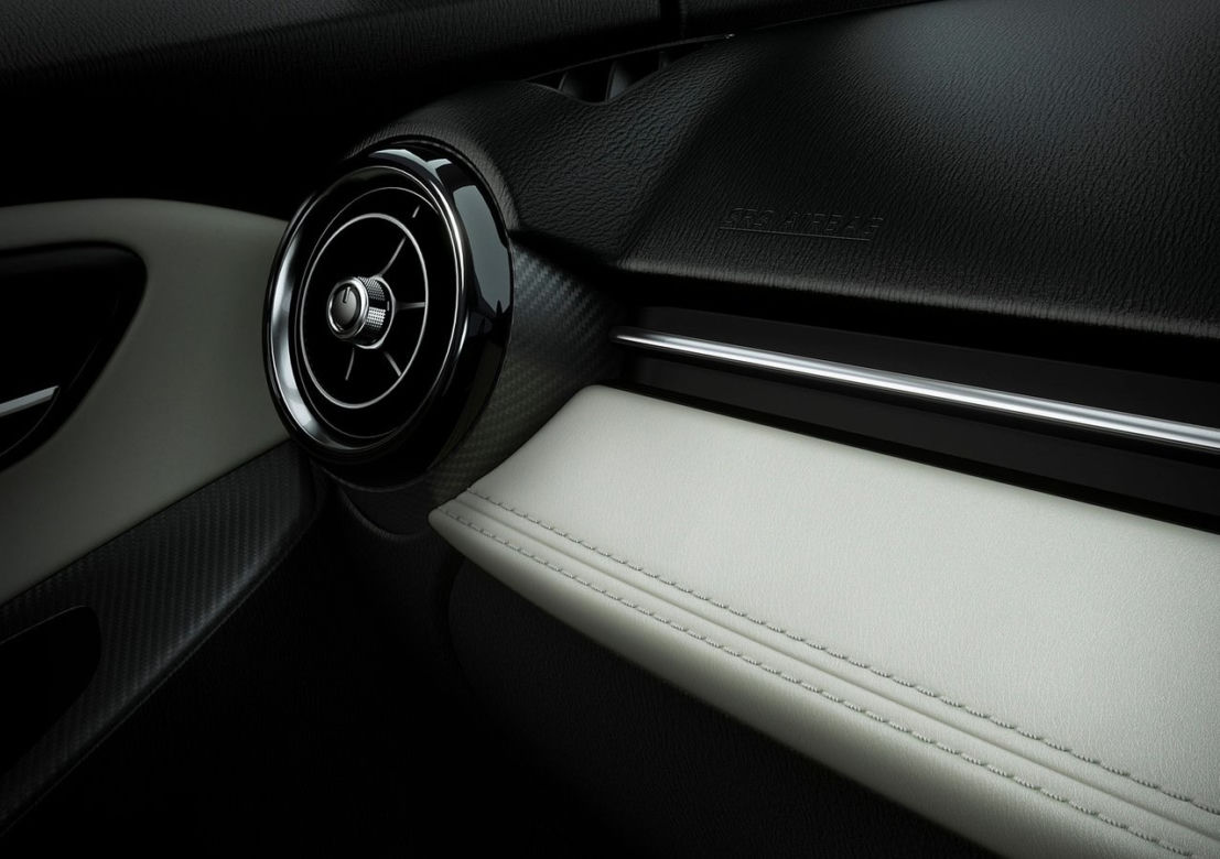 2015 nowa Mazda 2