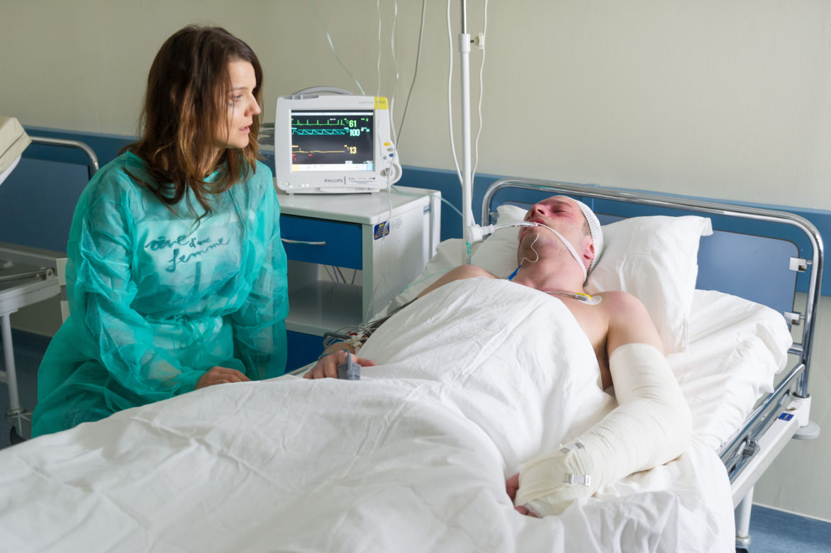 Na Wspólnej odcinek 2483, Marta (Joanna Jabłczyńska), Olaf (Maciej Brzoska)