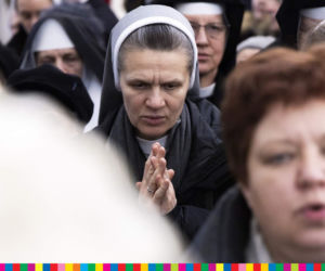 Łomża. Biskup Stanisław Stefanek pochowany. Żegnały go setki ludzi