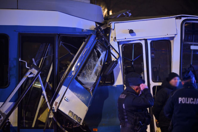 PILNE. Zderzenie tramwajów w Krakowie! Katastrofa na torach, 34 poszkodowanych!