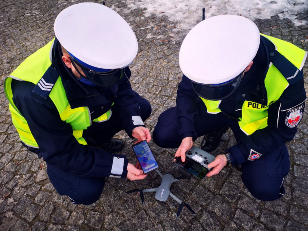 Dron w powietrzu, to patrol za rogiem!