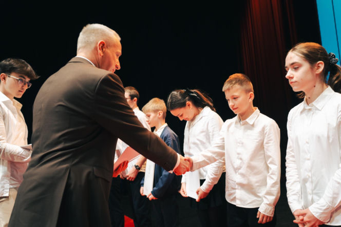 Najzdolniejsi uczniowie odebrali stypendia Prezydenta Miasta Siedlce
