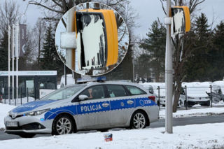 Najbardziej znienawidzony fotoradar w Polsce zniszczony po raz trzeci. Tym razem sprawca użył farby