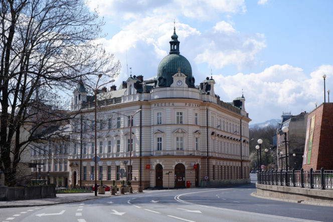 Znajduje się w nim aż 14 szczytów górskich. To jedno z najpiękniejszych miast w województwie śląskim