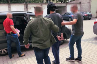 Nieobliczalny Niemiec został zatrzymany za pobicie. W szpitalu zaatakował jeszcze sanitariusza i ratowniczkę