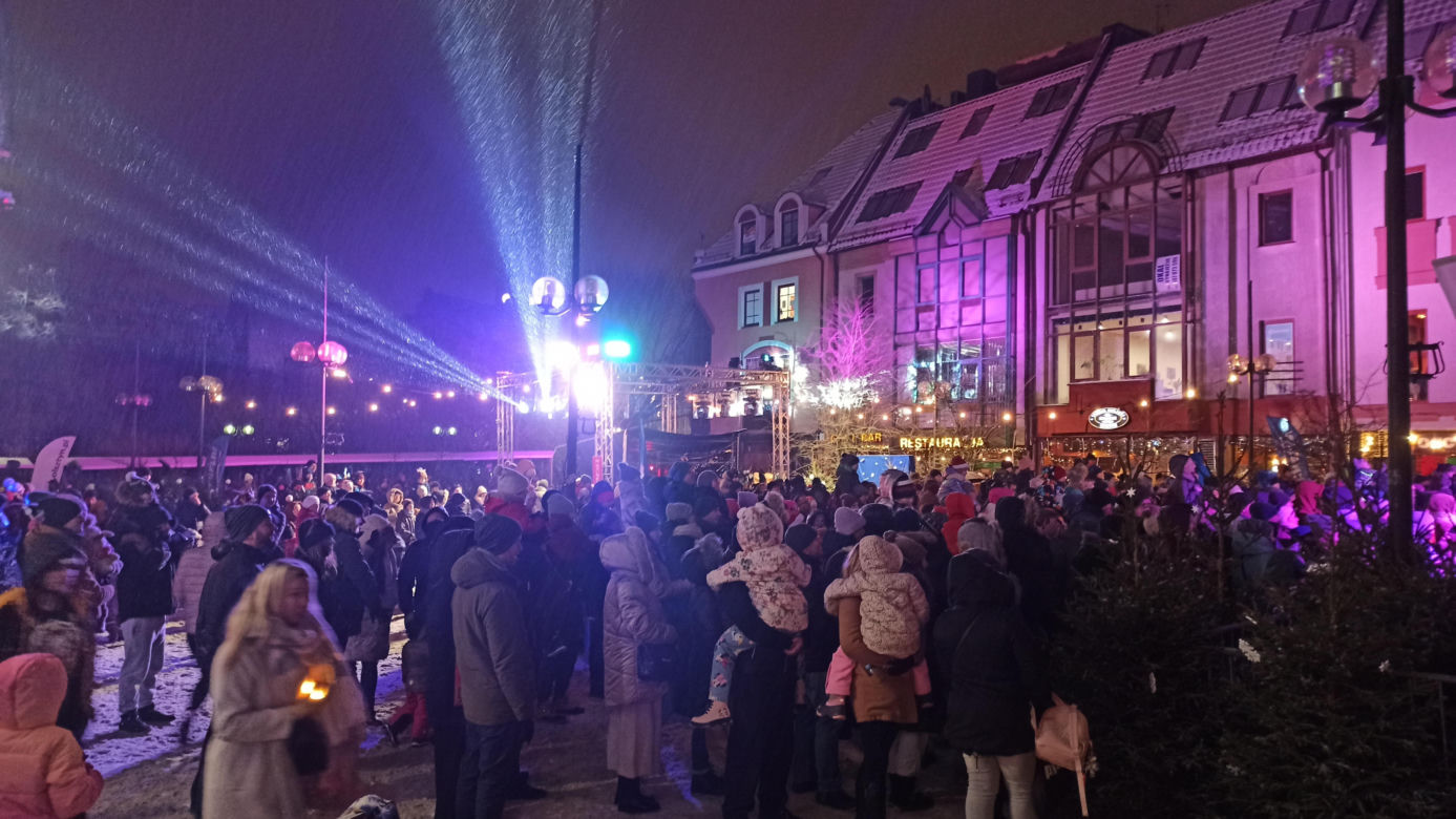 Tłumy mieszkańców na Starym Mieście w Olsztynie. Tak bawili się na wydarzeniu "Święta. Dobrze was widzieć"