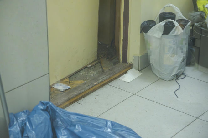 Udało się wejść do zaśmieconego mieszkania na Gocławiu. Wielkie sprzątanie