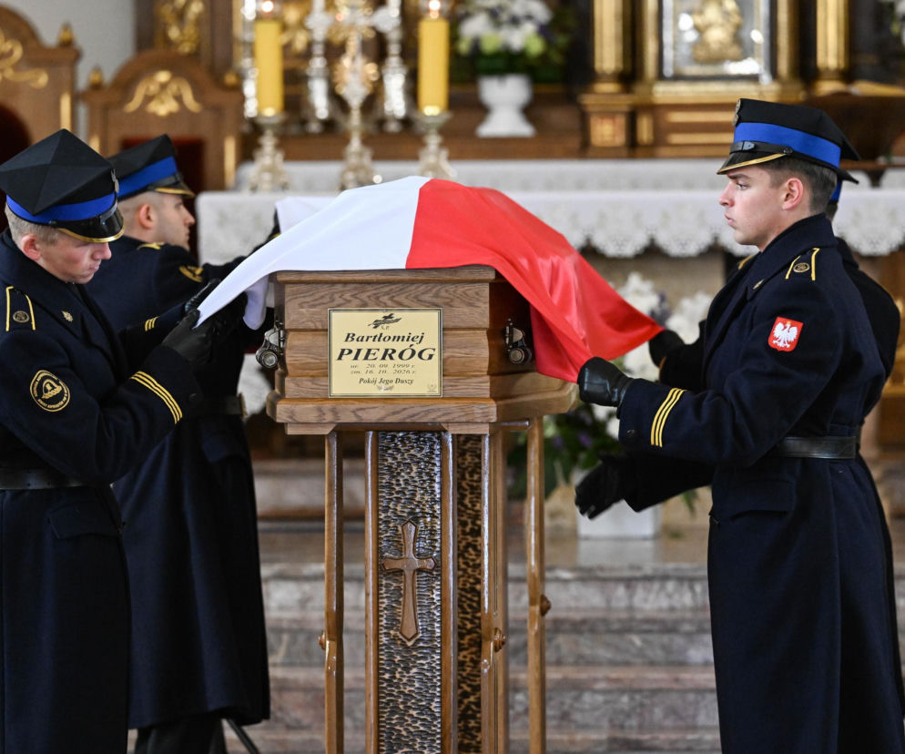 Miał zostać ojcem, dziecko nigdy nie pozna taty. Poruszający pogrzeb strażaka z Niska 