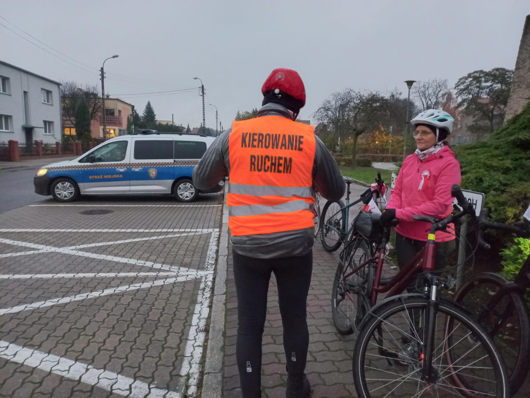 Z Leszna wystartował rajd rowerowy "Biało-Czerwono Zakręceni"