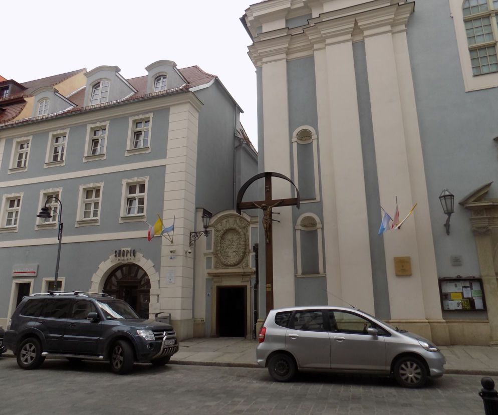Ulica św. Antoniego wciąż pełna jest samochodów