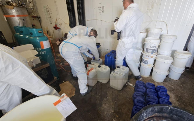 Fabryka narkotyków ukryta w sadzie! Towar wart 33 miliony złotych. Sąd wydał wyrok