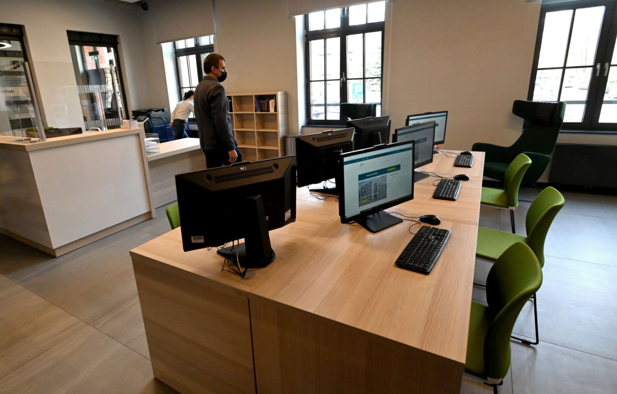  Filia nr 7 Miejskiej Biblioteki Publicznej na placu Matki Teresy w Szczecinie, 9 bm. Biblioteka powstała w XIX-wiecznym odrestaurowanym budynku przy pl. Matki Teresy z Kalkuty