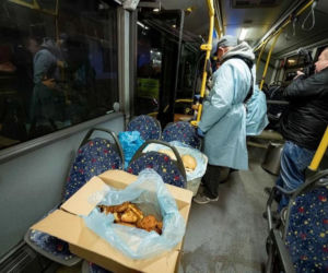 Łodzianie zamarzają w swoich mieszkaniach. „Można korzystać z pomocy” - mówią urzędnicy