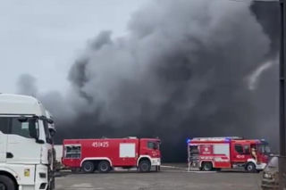 Pożar w Gliwicach. Spłonęły pomieszczenia stolarskie