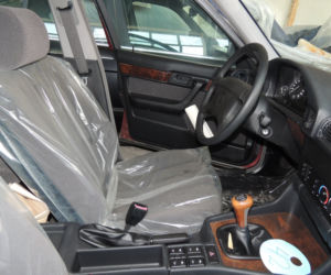 Bułgaria. Odnaleziono w magazynie 11 fabrycznie nowych BMW E34