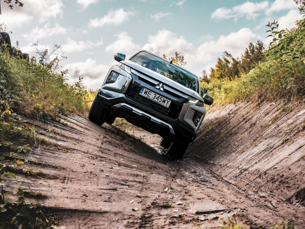 2020 Mitsubishi L200