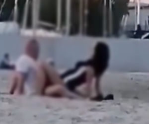 Seks na plaży w Mielnie. Nie tylko oni robili to w miejscu publicznym. Zobacz zdjęcia [GALERIA]