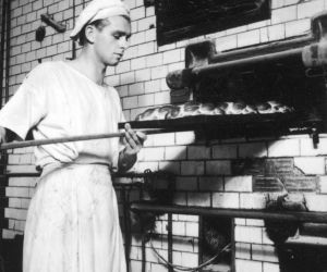 QUIZ PRL. Czy się stoi, czy się leży, trzy tysiące się należy. Tak pracowano w PRL-u