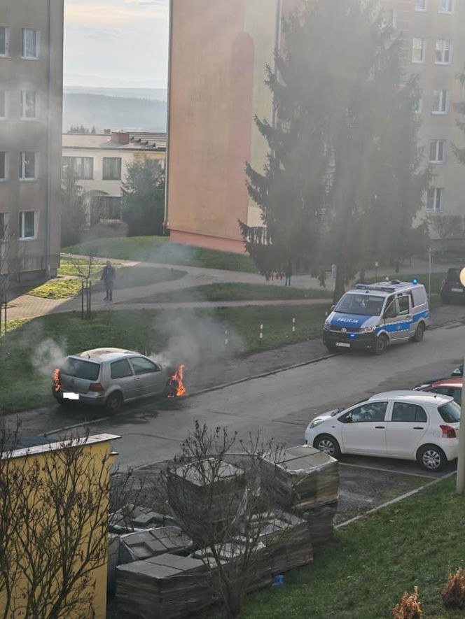 Pożar samochodu na ulicy Górnej w Starachowicach