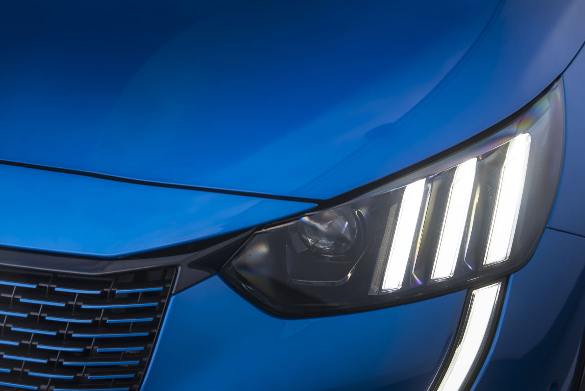 Peugeot e-208 GT