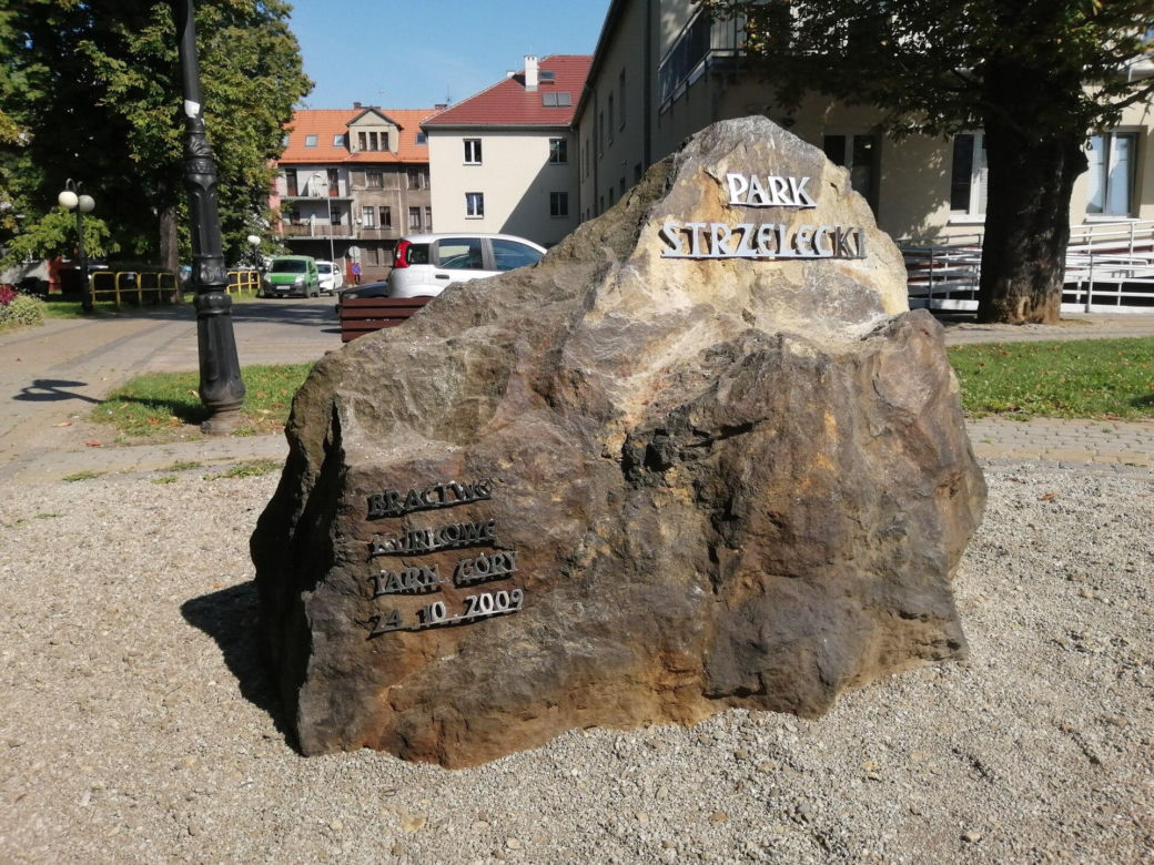 To największe miasto w Polsce, którym nie rządzi prezydent. Znajduje się na Śląsku
