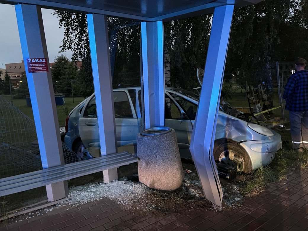 Wypadek z udziałem pijanego kierowcy pod Radzyminem. Miał prawie 2 promile alkoholu