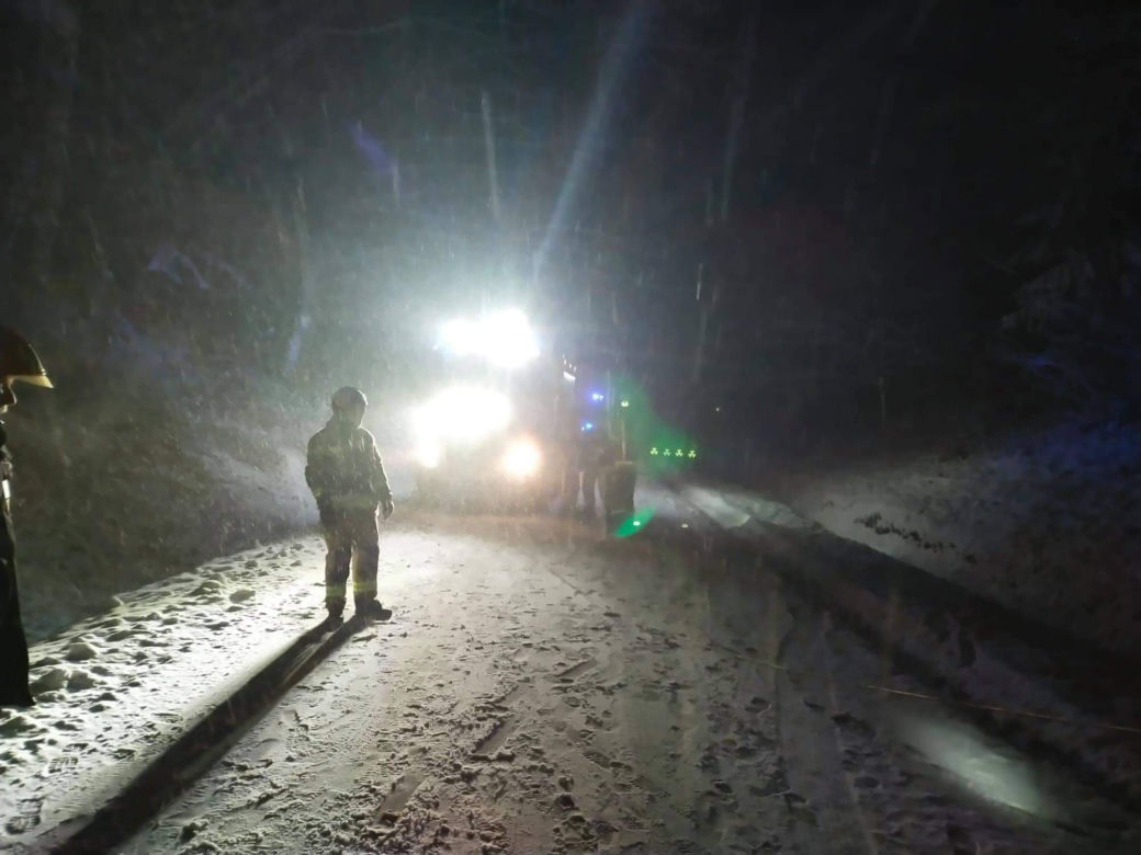  Na drogach powiatu braniewskiego znowu ślisko. Nawet ciężarówki nie dają rady