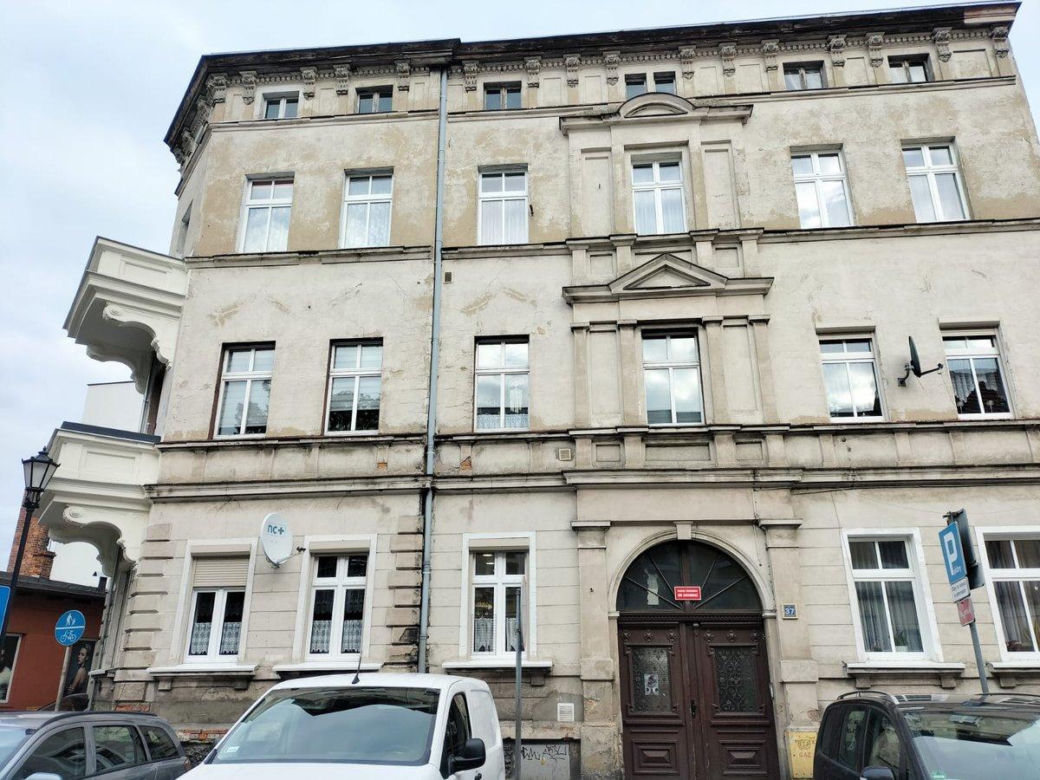 Kilka "baniek" dofinansowania na kilka kamienic w Lesznie. Przejdą kapitalny remont